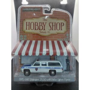 1985 GMC SUBURBAN 2500 WITH POLICE OFFICER FIGURE